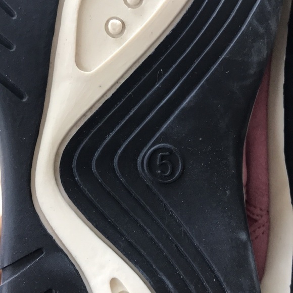 NWT DISNEY TINKERBELL Slip On Shoes Womens SIZE 5 US PINK/WHITE. Tink novelty - Picture 6 of 8